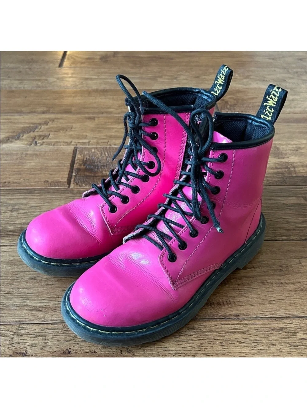 Dr. Martens Delaney Hot Pink Patent Leather 8-Eye Lace Up Combat Boots Size 2